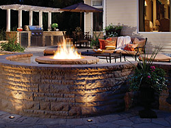 Outdoor Fireplace & Fire Pit