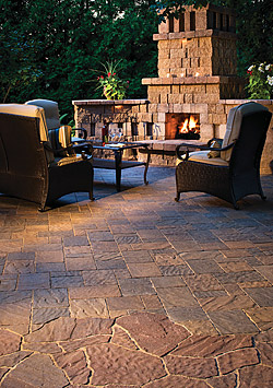 Outdoor Fireplace & Fire Pit